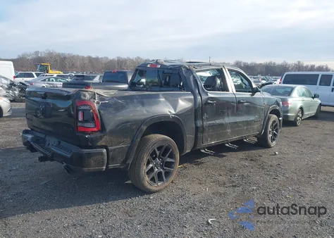 2021 Ram 1500 Laramie 4X4 5'7 Box z USA, uszkodzony, nr VIN 1C6SRFJT3MN743486